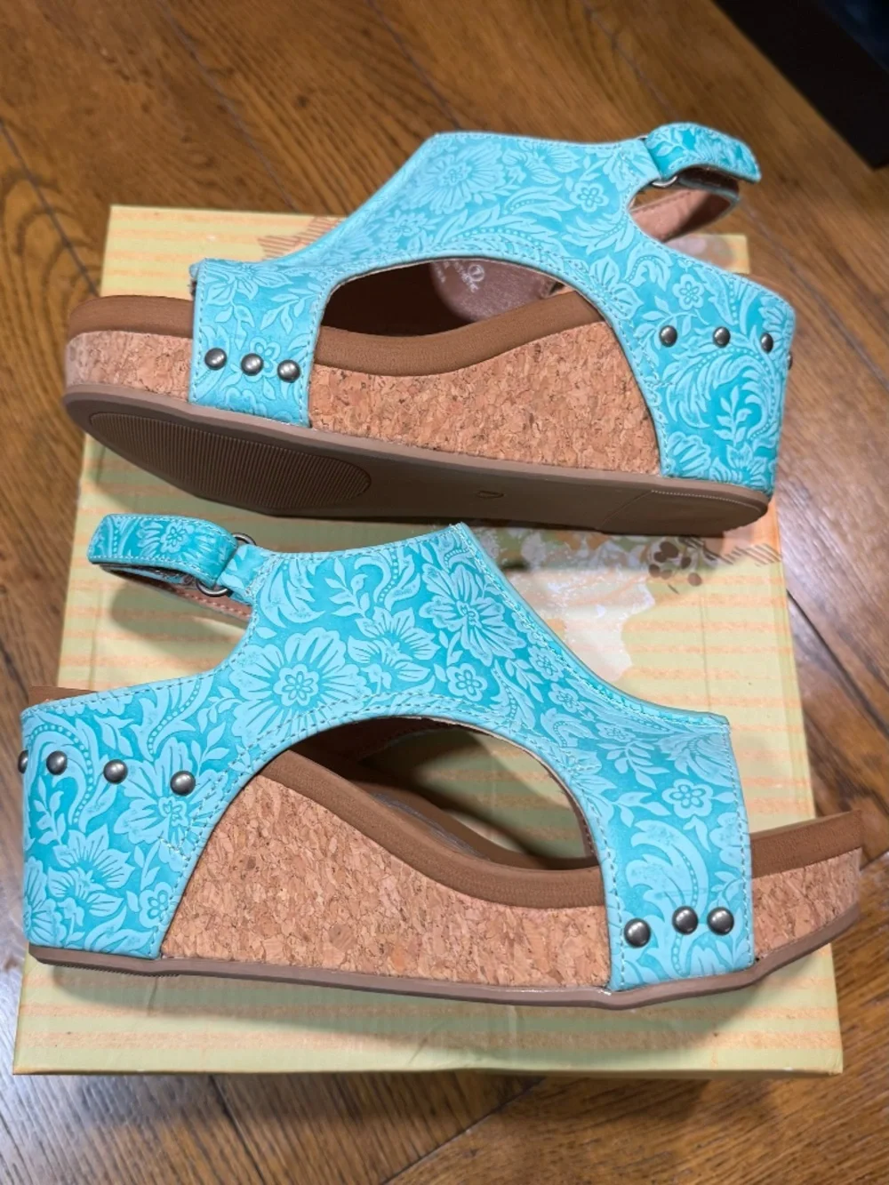 Isabella turquoise Very G western Wedge shoe Ladies size 7 NEW / Box